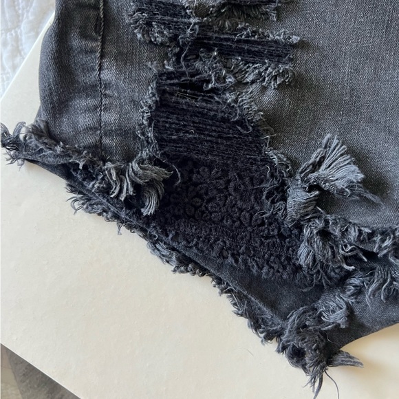 American Eagle Distressed Black Denim Shorts - Picture 4 of 5